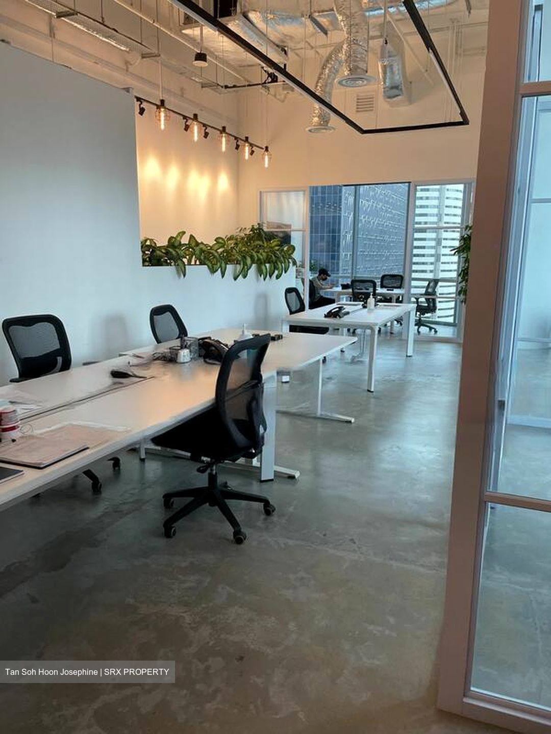 Oxley Tower (D1), Office #461652891